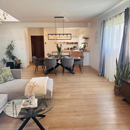 Modern Villa In Grand Bay - Short Walk To Beach Exteriér fotografie